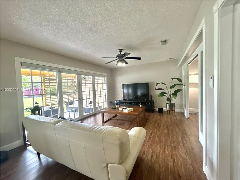 416 Bayberry Dr — Photo 21