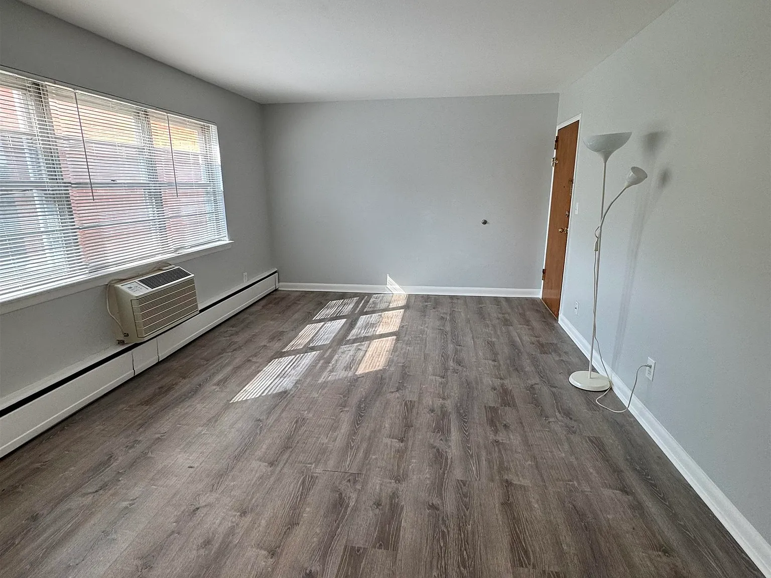 Studio, 1.0 bath, $1,700 — Photo 3