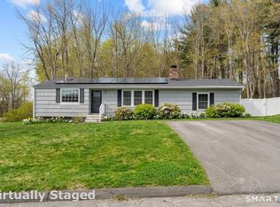 10 Karen Blvd, Newtown, CT 06470