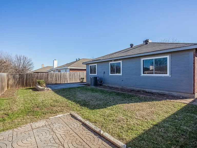 2370 Stagecoach St — Photo 14