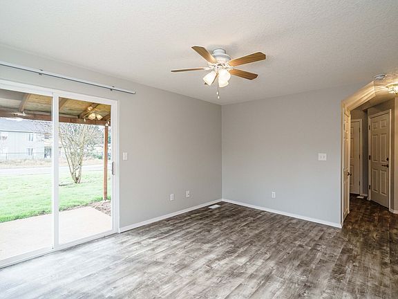 5th image of 7415 NE 135th Ave #B
