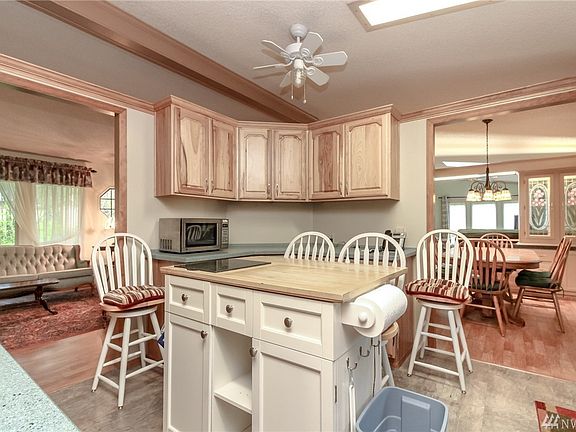 4th image of 6815 241st Avenue Ct E