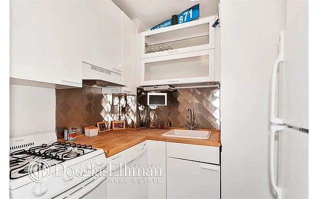 Rented by Douglas Elliman | media 12