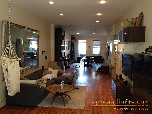 Rented by aptsandlofts.com | media 19