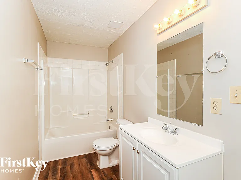 83 Huntington Ct — Photo 17
