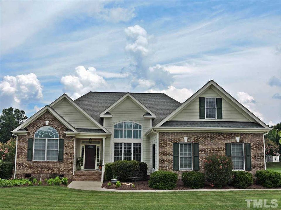 1st image of 29 Derwin Dr