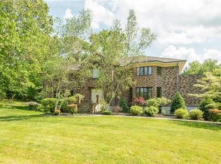 2 Kings Grant Way, Briarcliff Manor, NY 10510