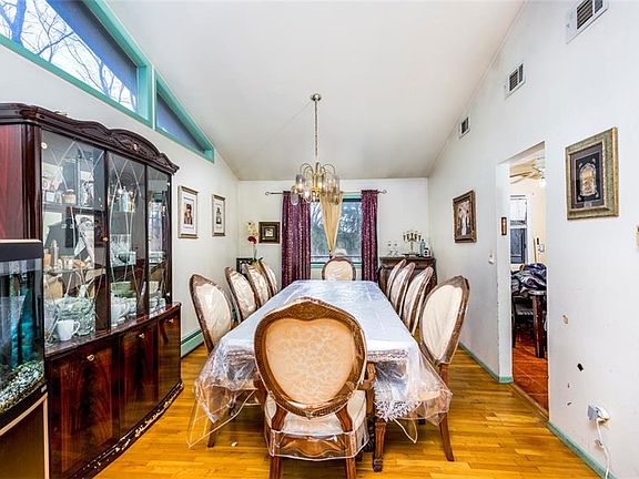 4th image of 208 Quackenbush Ln