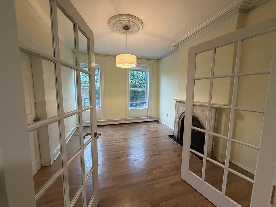 18 Erie St #2