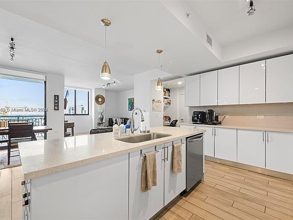 3rd image of 999 SW 1st Ave APT 2306