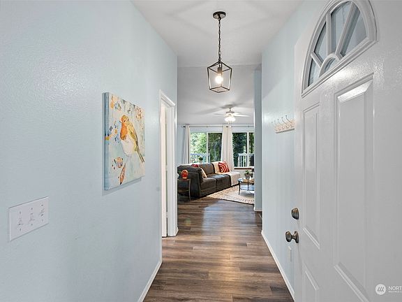 3rd image of 22304 Autumnwood Court SE
