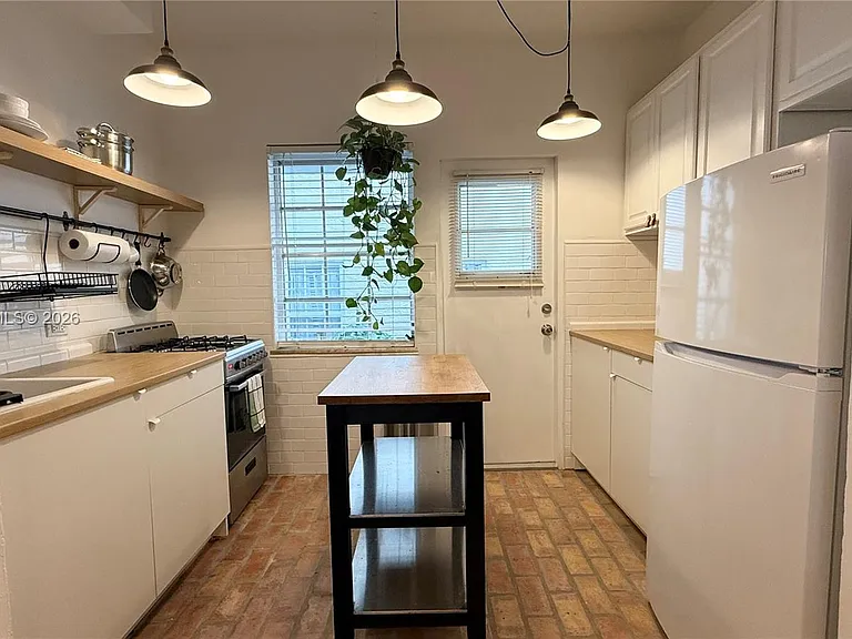 1250 Drexel Ave #9 — Photo 4