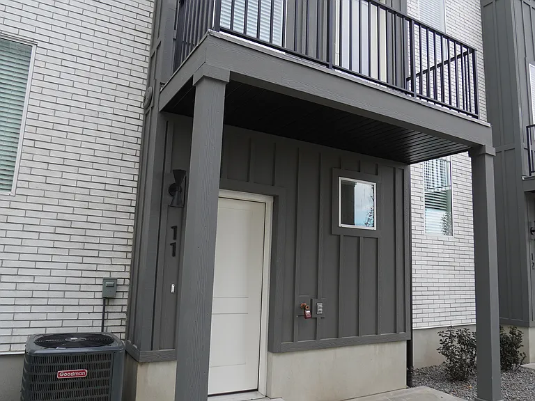 2925 S Highway 89 #11 — Photo 1