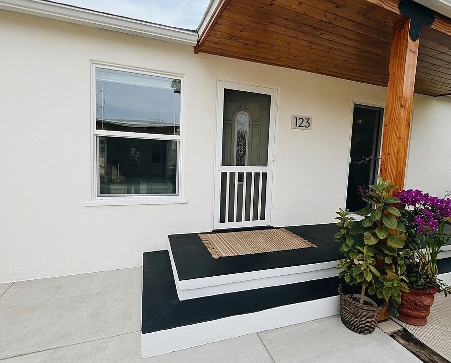 1st image of 4718 Winona Ave #3