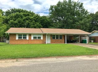 6112 Lancaster Blvd, Ocean Springs, MS 39564