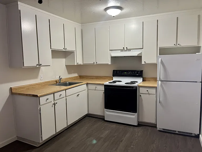 1851 Salem Ave — Photo 4