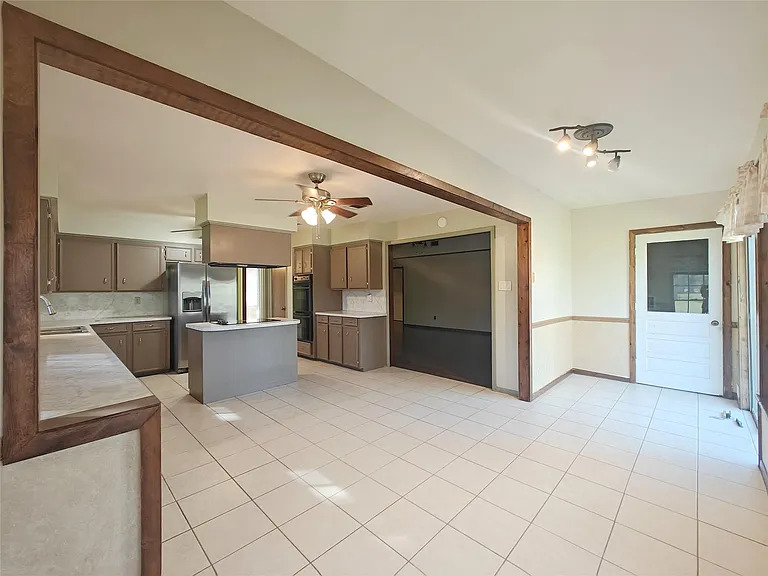 15606 Pinedell Dr — Photo 7