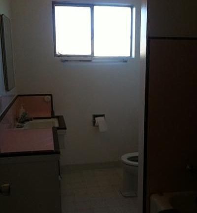 3rd image of 807 E North St