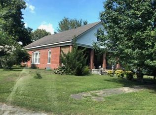 620 W 8th St, Rector, AR 72461