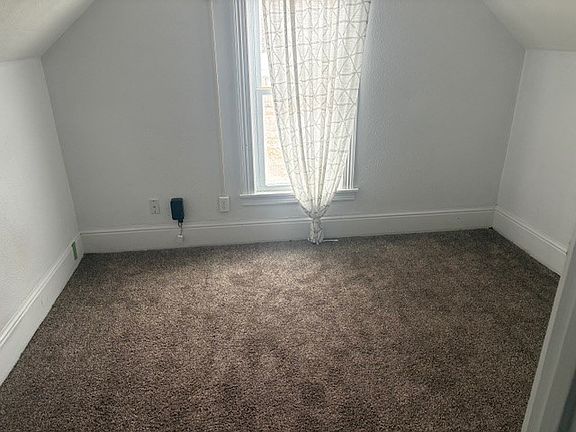 5th image of 211 2nd St