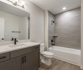 1 bed, 1.0 bath, 700 sqft, $990 — Photo 4