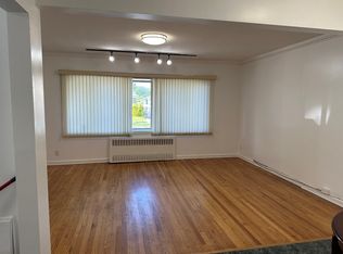 15719 25th Dr, Flushing, NY 11354