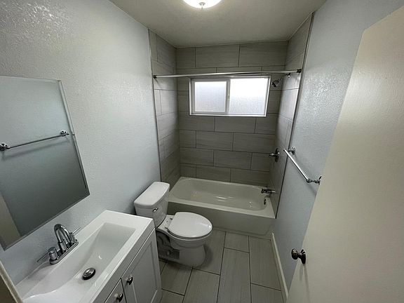 3rd image of 681 Manor Dr #D