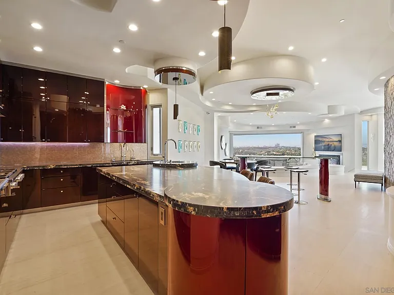 7447 Hillside Dr — Photo 15