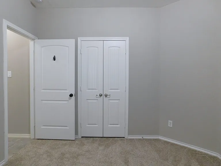 2401 Windhaven Dr — Photo 24