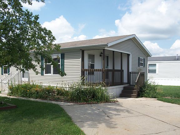 2nd image of 23 Pine Dr W