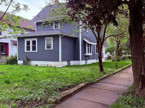 4th image of 2183 25th St SW