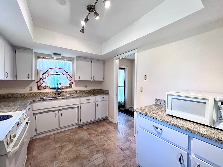 3264 Virginia Rd — Photo 8