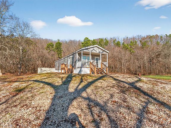 2nd image of 347 Bristol Cemetery Rd