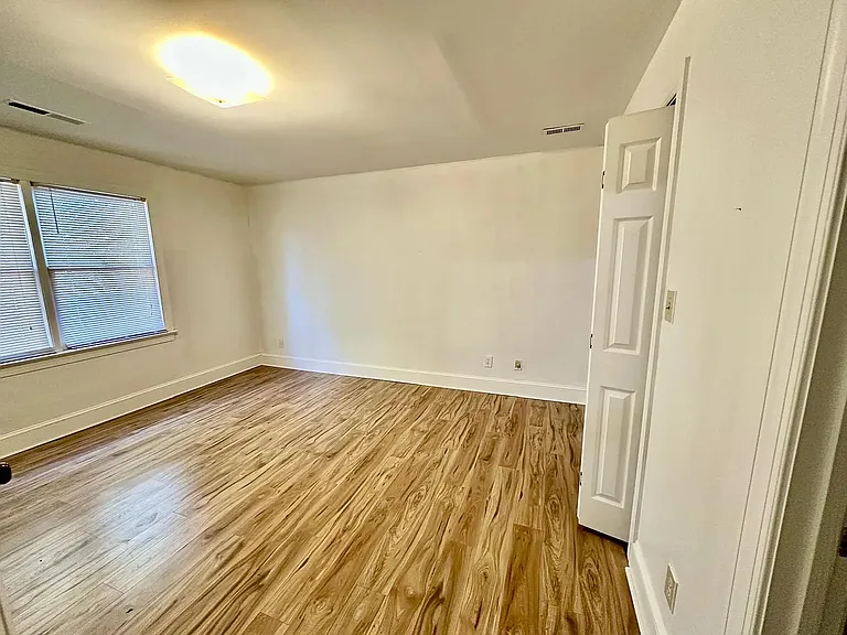 5600 Carmel Rd — Photo 29