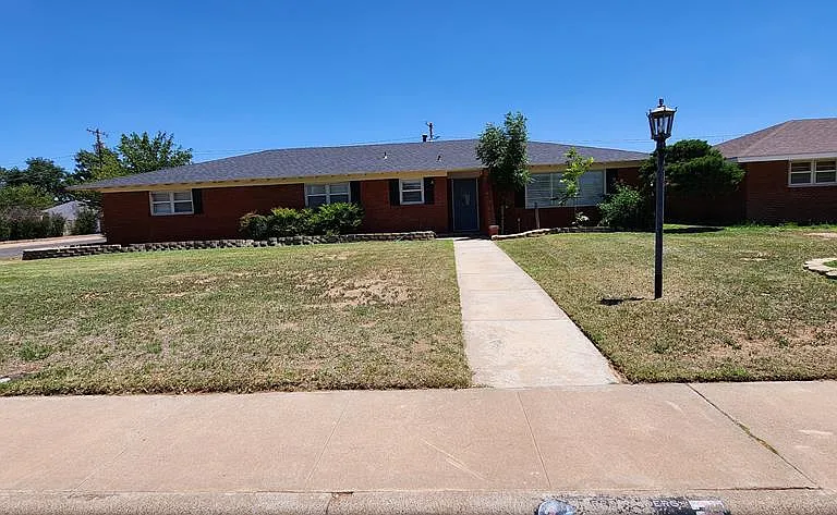 2601 Bedford Dr — Photo 1