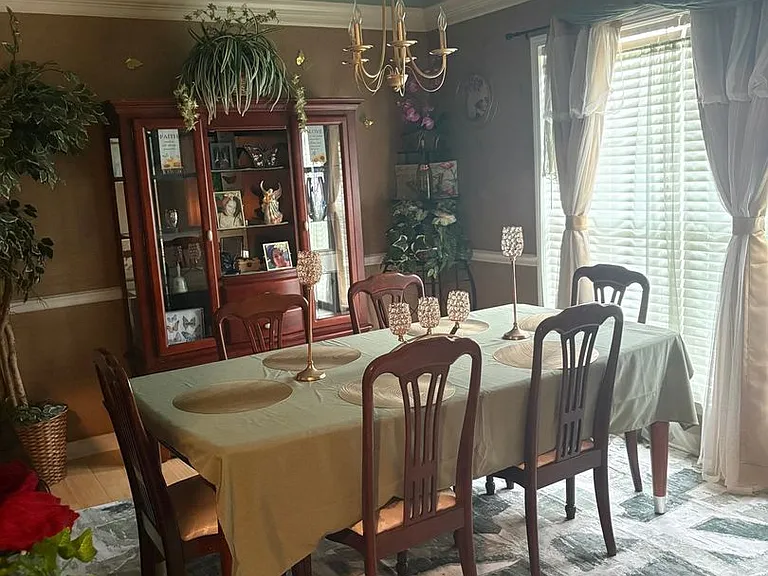 1156 Franklin Dr — Photo 2