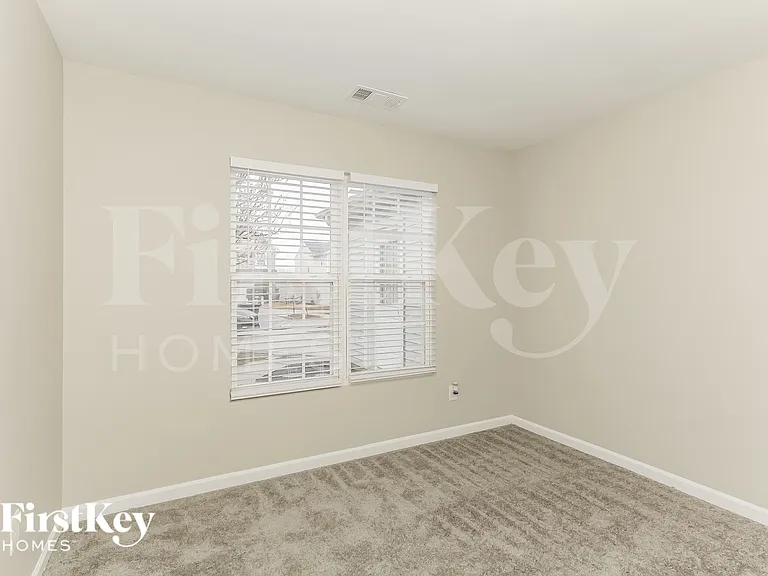7307 Woodbourne Ln — Photo 13