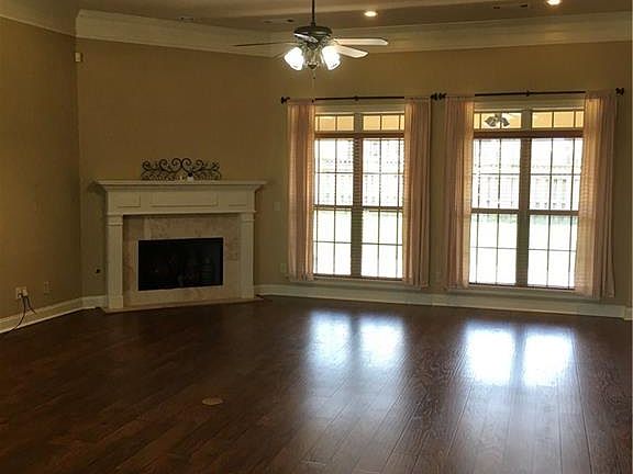 3rd image of 5556 Chardin Dr