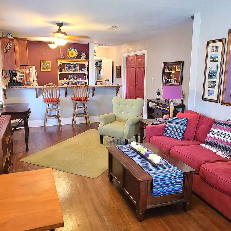 2 bed, 2.0 bath, 1600 sqft, $2,800 — Photo 2