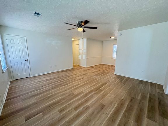 3rd image of 2408 Midway Dr