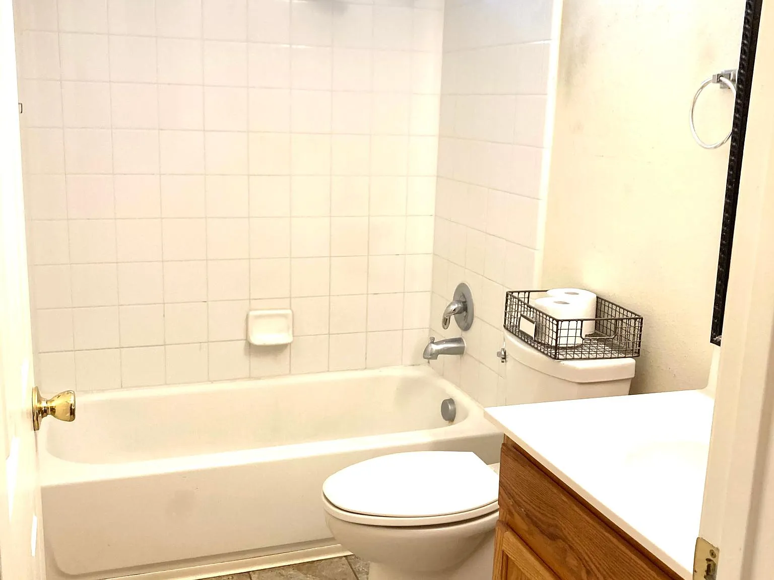 2444 Medina Dr — Photo 4