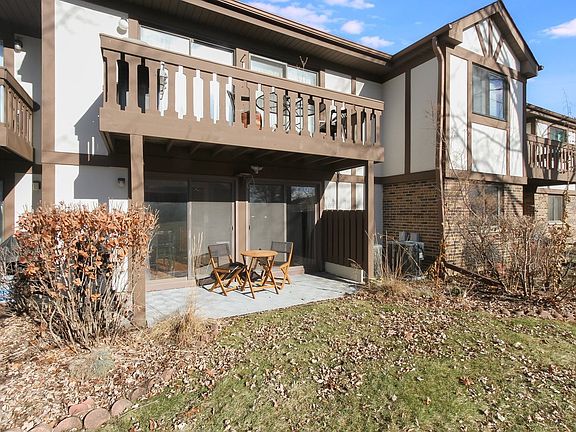 3rd image of 275 Wilmette Ct Unit B1