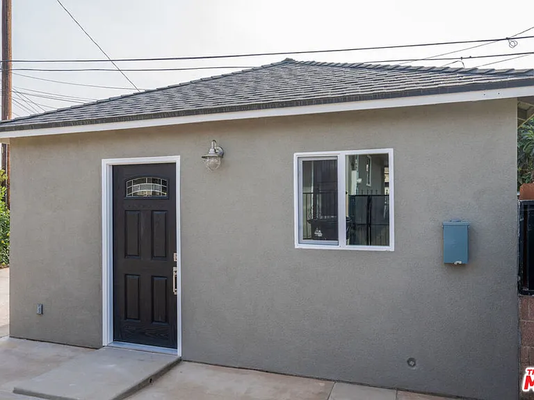 2217 W Via Camille — Photo 3
