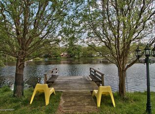 1045 Lake Of The Pines Blvd N, East Stroudsburg, PA 18302