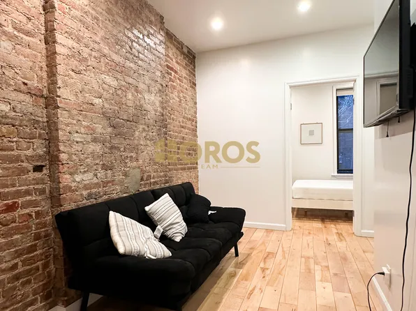 213 East 10th Street image 1 of 8