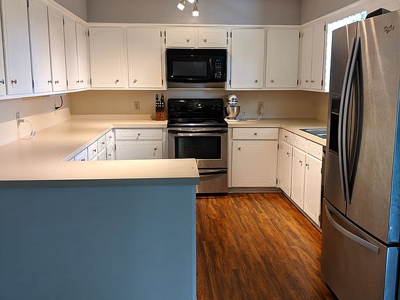 5th image of 901 Christopher St