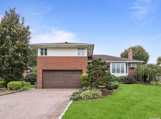 68 Colony Ln, Syosset, NY 11791