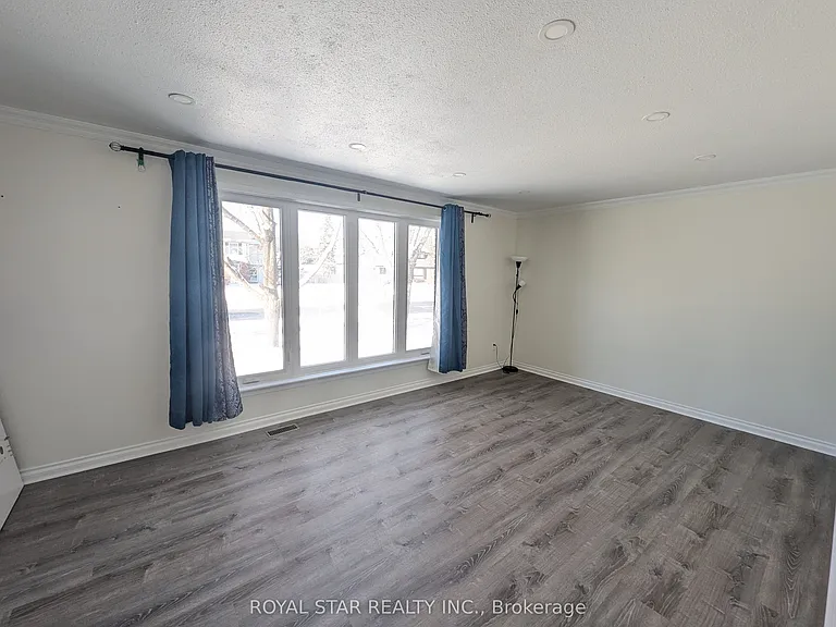 44 Winchester Dr — Photo 4