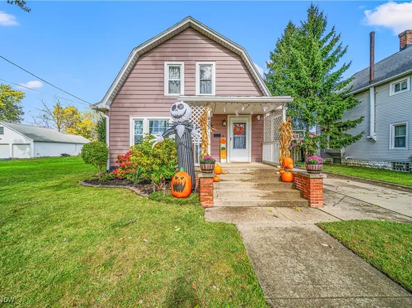 425 5th St, Fairport Harbor, OH 44077