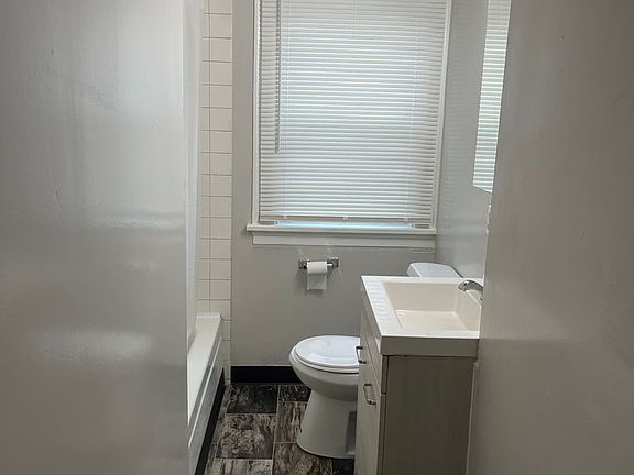 4th image of 5401 Bridge Ave #3